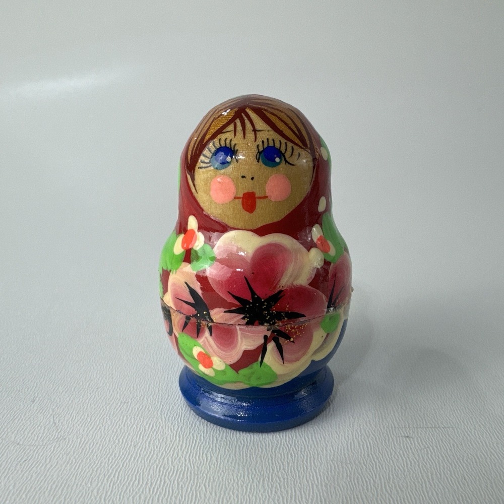 Vintage Very Intricate Small Russian Handmade Nesting Dolls 5 Pcs Set